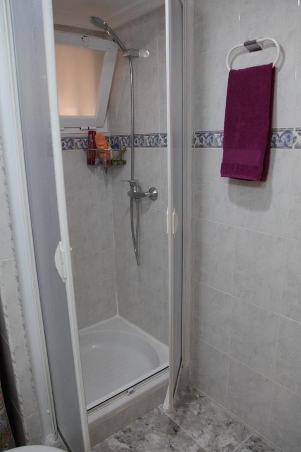Cozy Apartment Just 8 Min Walk From The Beach! Benidorm Exterior foto